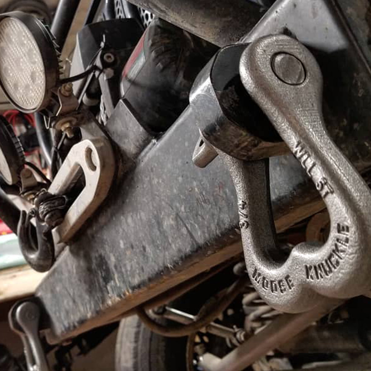 Heavy-Duty Moose Knuckles XL Shackle 3/4 (Raw Dog)